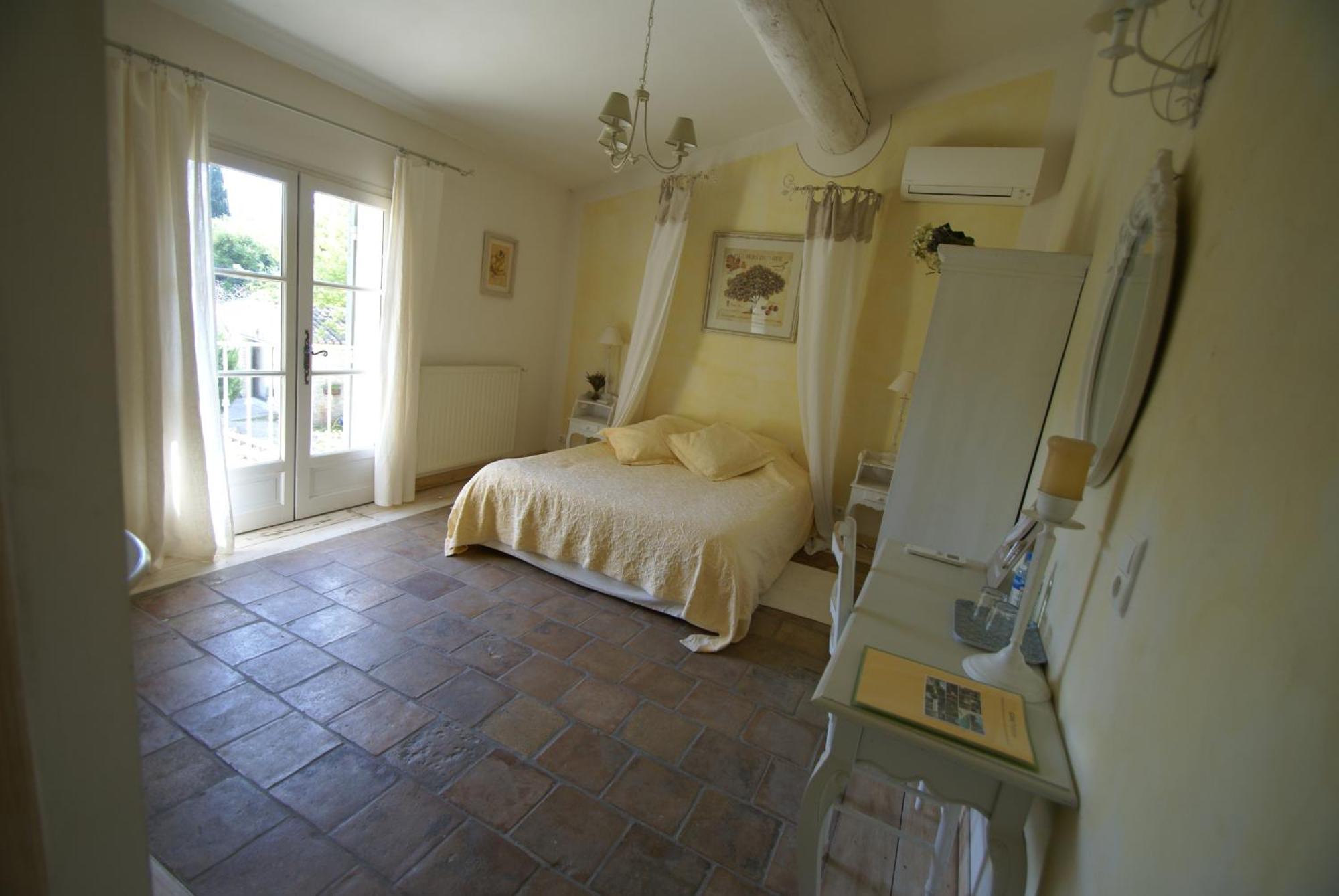 Cote Provence Hotel Le Thor Exterior photo